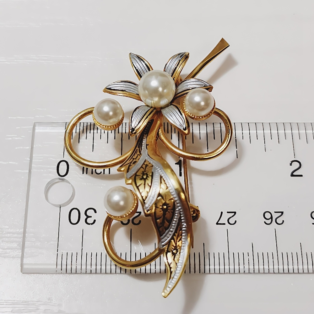 Vintage Damascene Toledoware Floral and Faux Pearl Brooch Pin - Picture 6 of 9